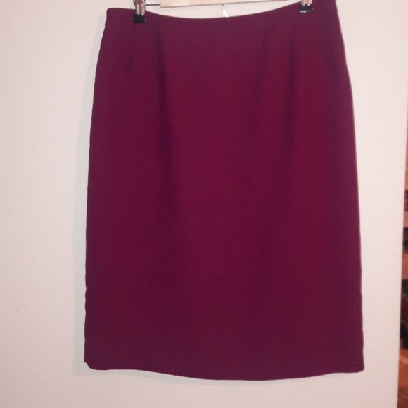 Le Suit Dresses & Skirts - 🍷Pencil skirt size 12🍷